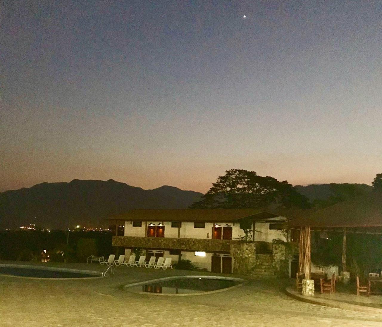 Hosteria Tierra Dorada Yantzaza Exterior photo